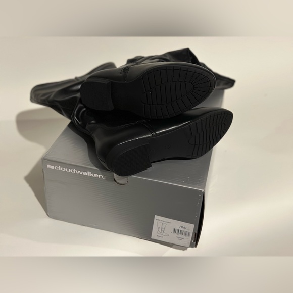 NIB Cloudwalkers black tall slouch boot. Size 8 WIDE. Faux leather. - Picture 3 of 10